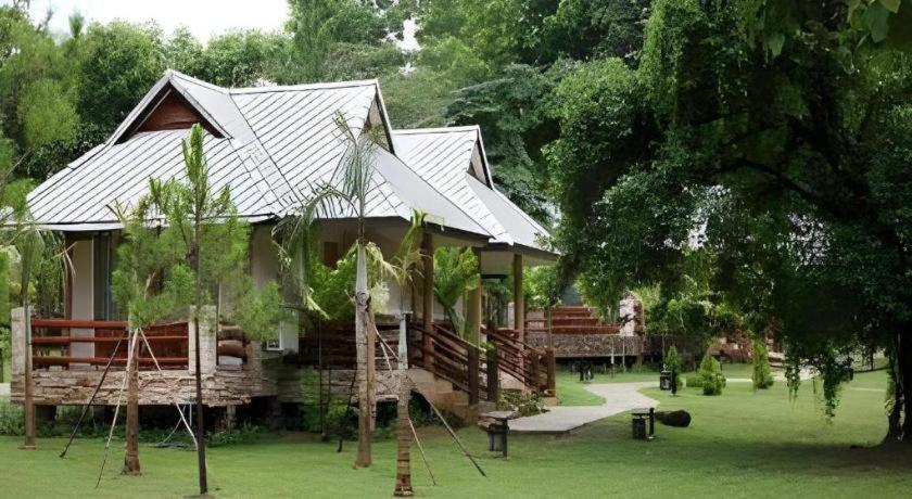 Chiangkham Luang Resort Chiang Dao Luaran gambar